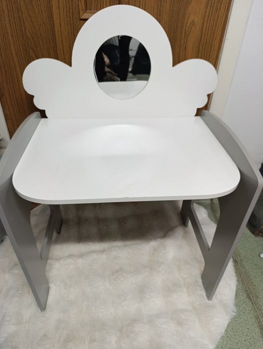 Toaletka dla dziewczynki