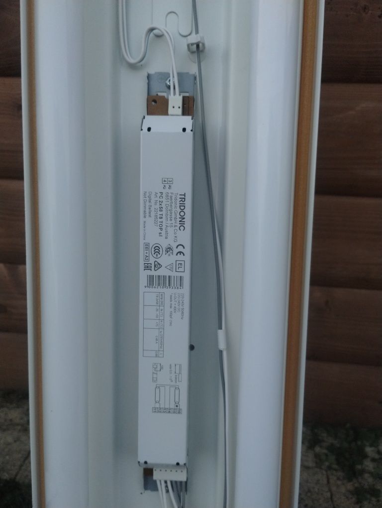 Lampy świetlówki 2x58 W