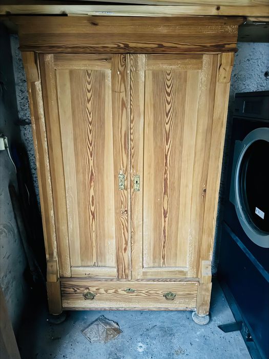 Sprzedam szafę drewnianą