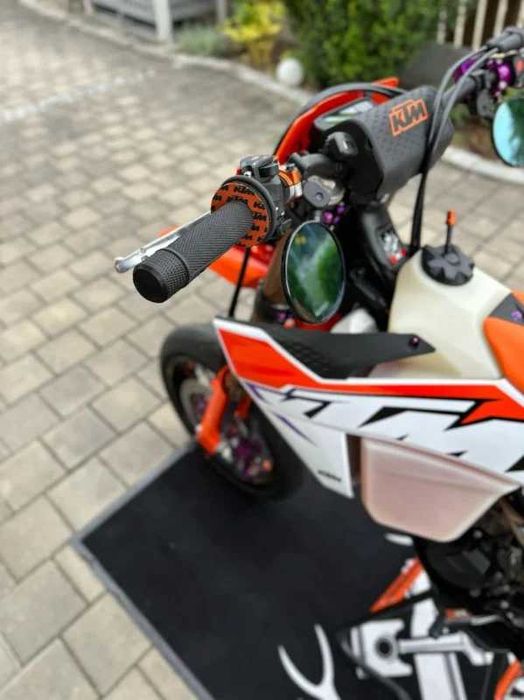 Баренди, крашпеди, слайдери, відбійники керма, пеги на supermoto