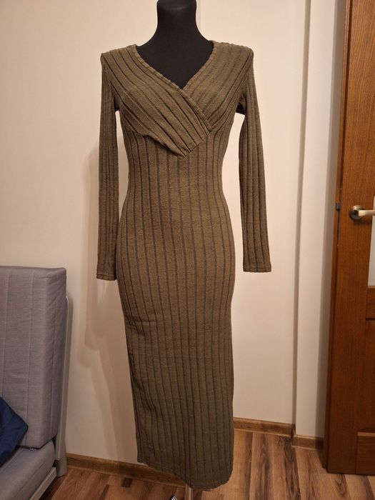 Sukienka midi na jesień XS 34 6 Shein khaki opięta prążek