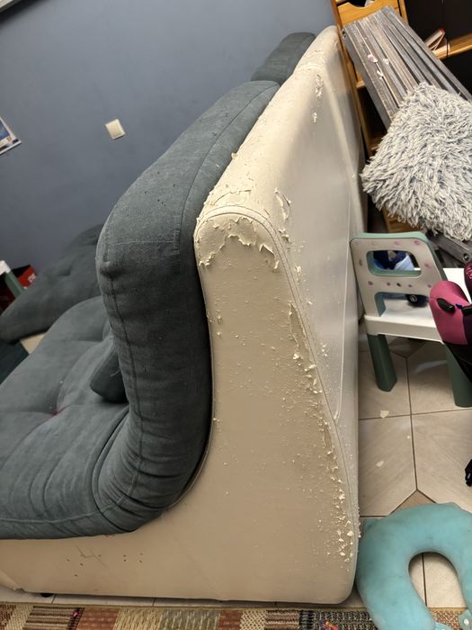 Великий диван б/у, потокбує переобшивки