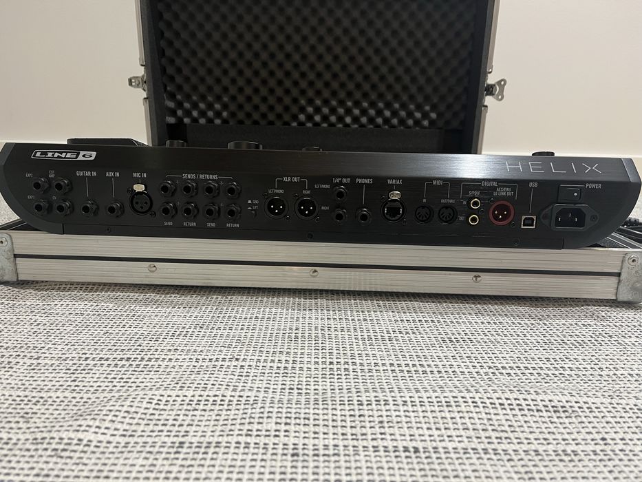Line 6 Helix Floor + hard case