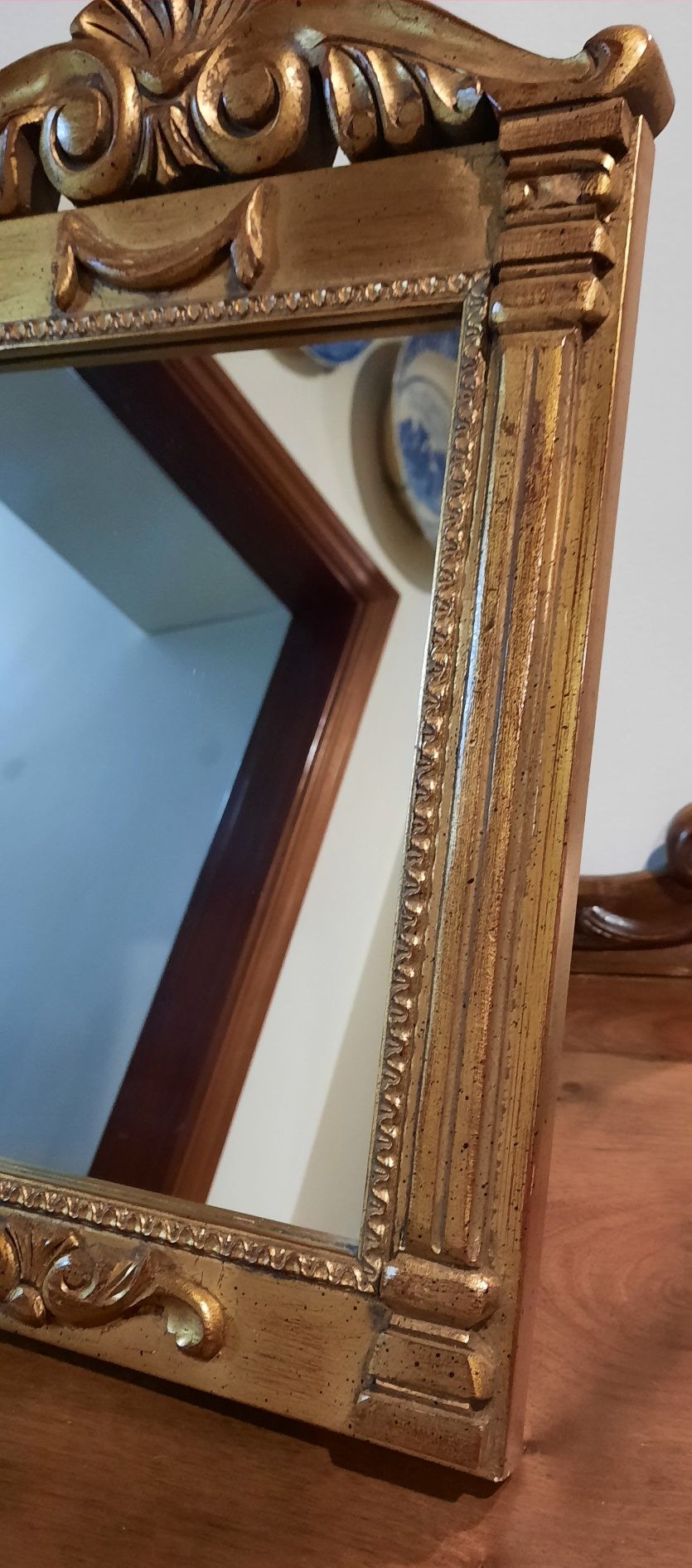 Magnífico espelho com moldura de talha de madeira