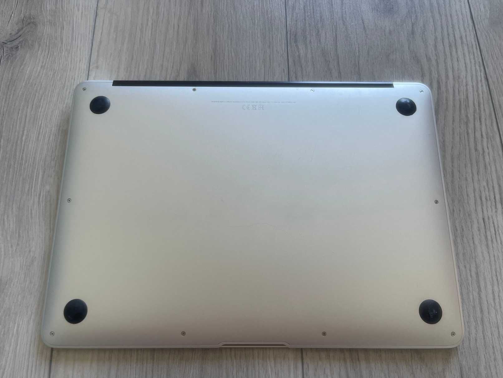 MacBook Air 13” bardzo ładny !!!