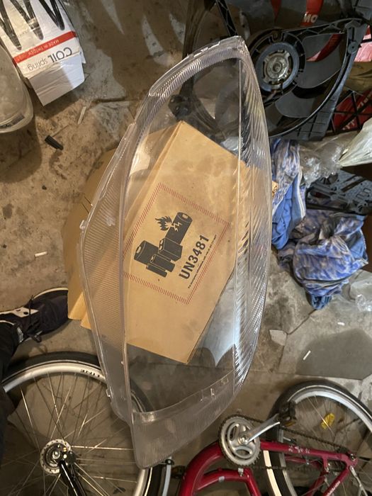 Скло на фари фабія 2