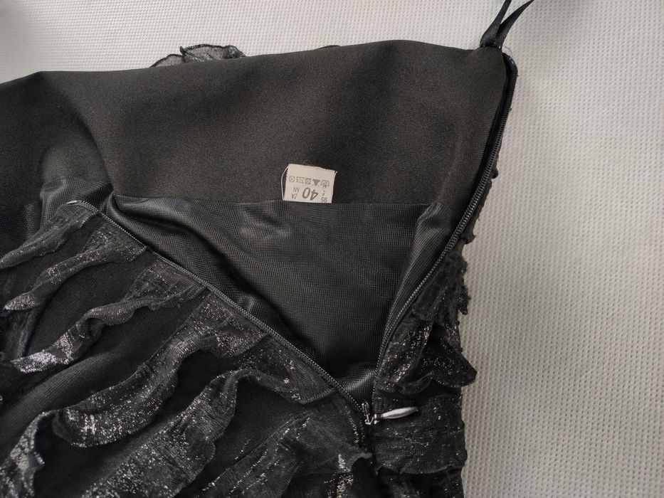 Damska czarna prosta spódnica rozm. 40