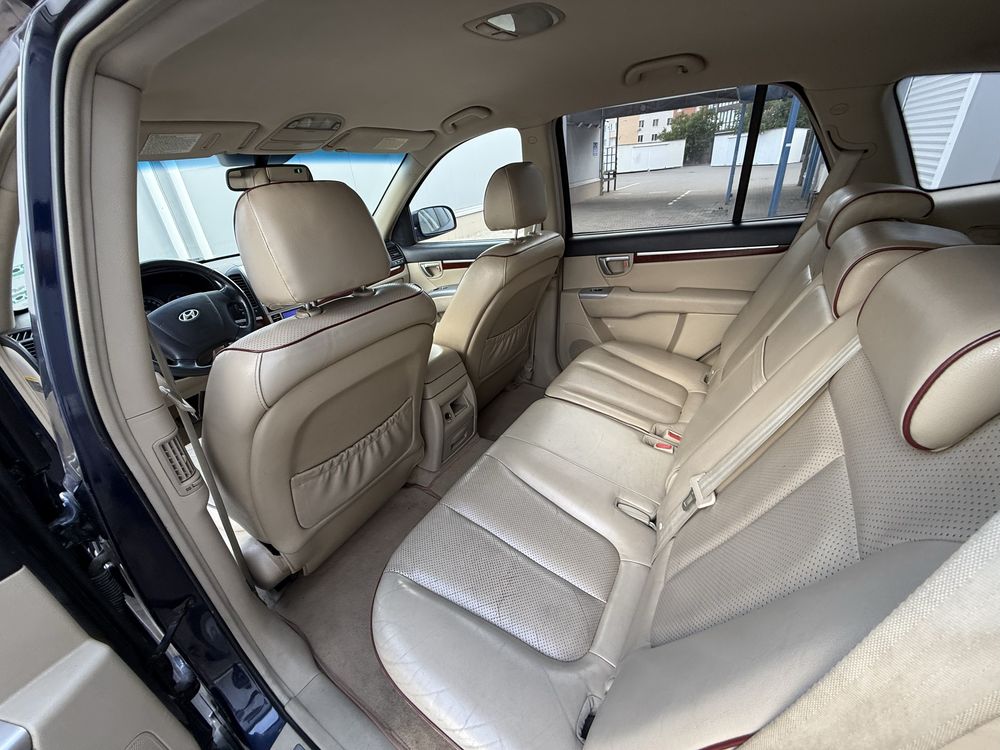 Hyundai Santa FE 2.2 Дизель - Автомат Красивая кожа