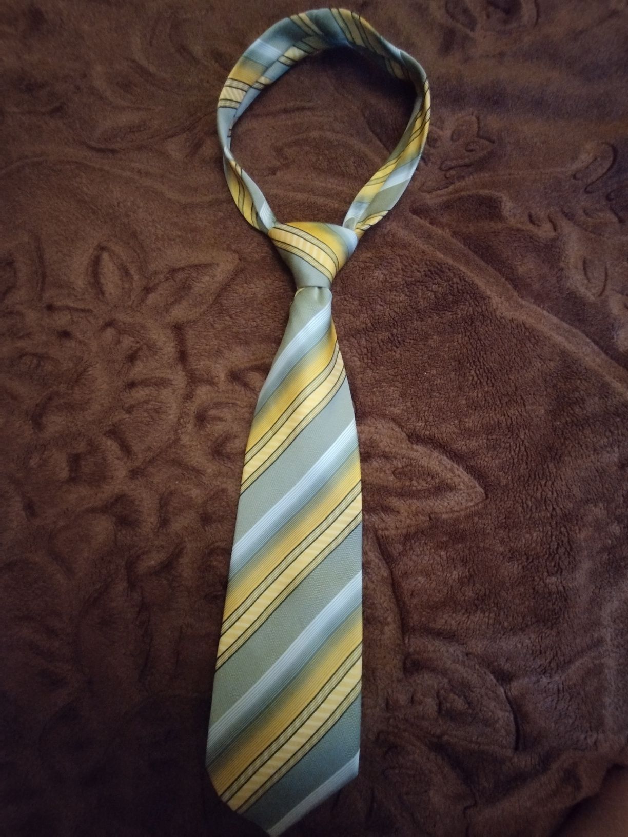Krawat szaro żółty stan idealny