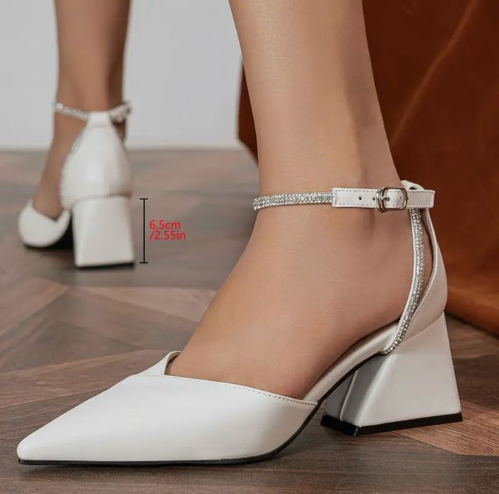 Туфлі жіночі, білого кольору