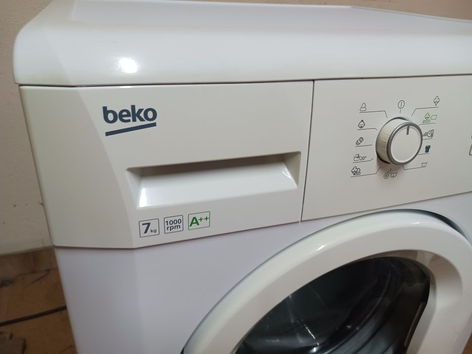 Máquina de Lavar Roupa BEKO – 7kg, Classe A++, 1000 rpm

Máquina de la