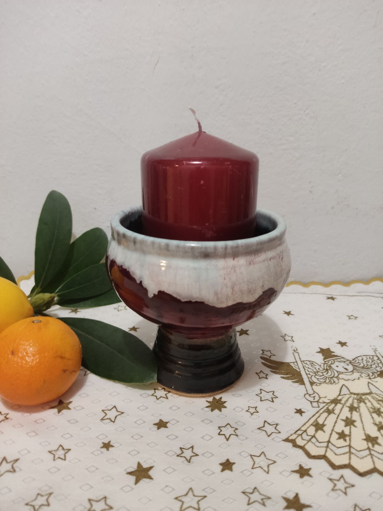 Ceramiczny pięknie szkliwiony  wazonik lub świecznik