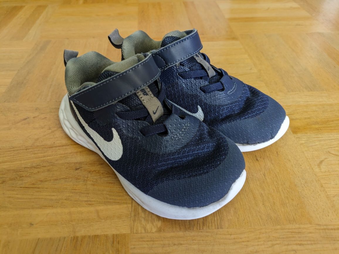 Buty buciki Nike Revolution 6 NN rozm. 26