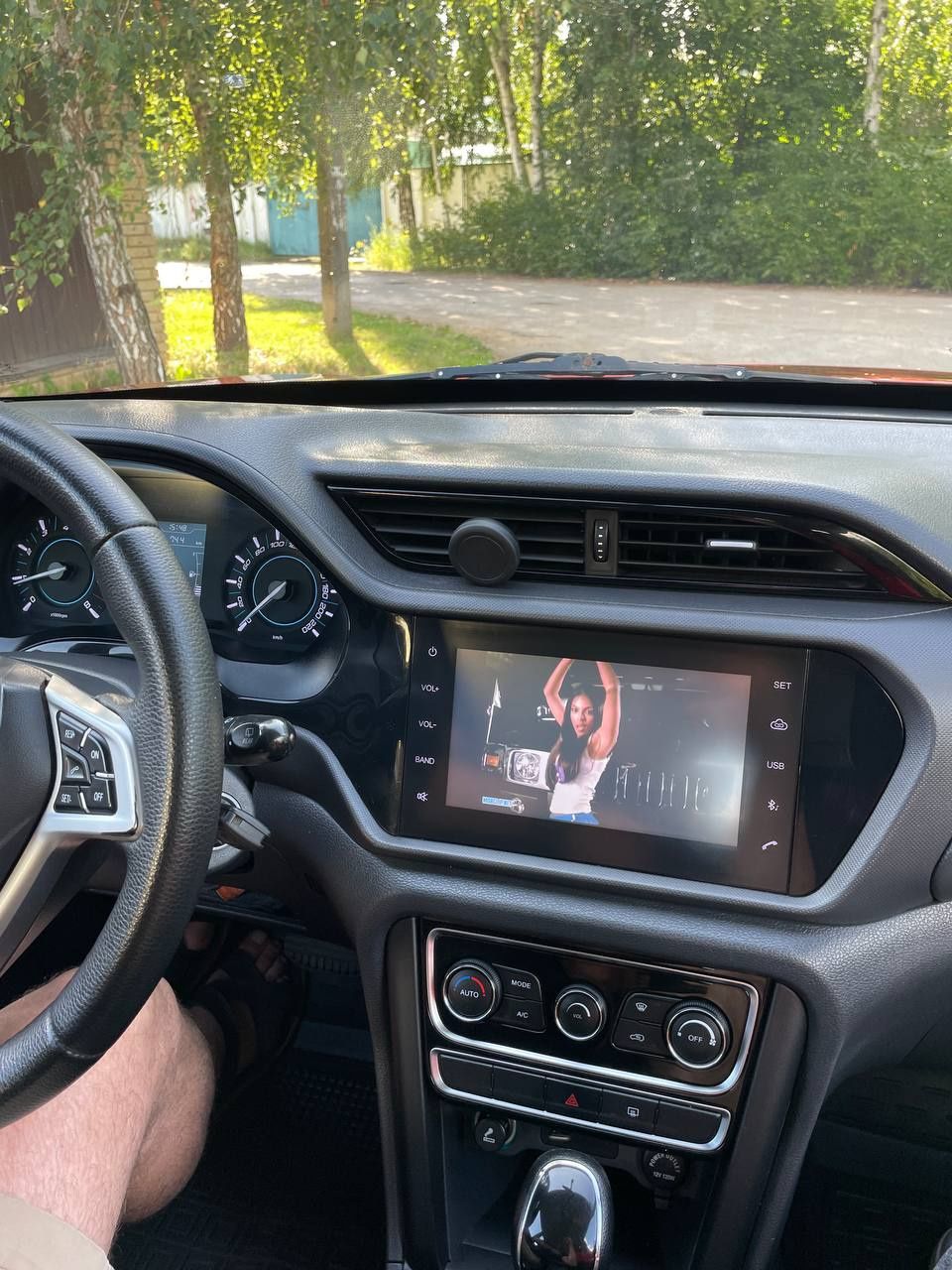 Продаю Chery tiggo 3