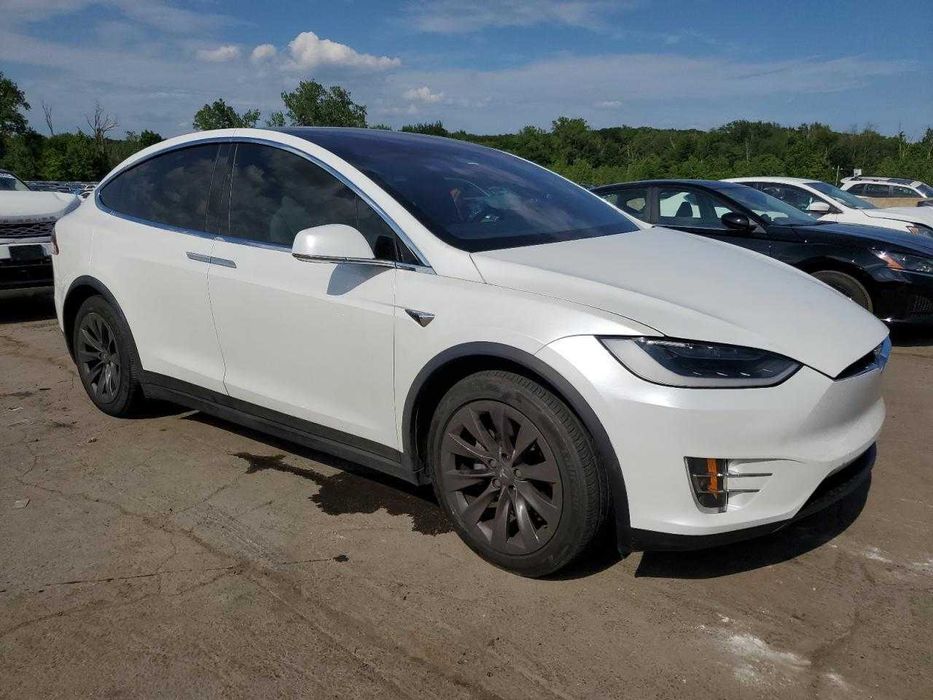 Продається в процесі доставки Tesla Model X 2019
