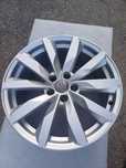 Felga 18" Audi A4 B9 B8 A5 S-Line 8,5J et29 nr 8W0 super stan