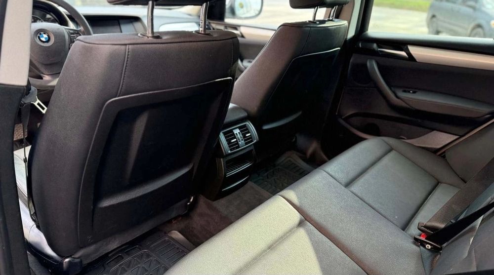 Продам бмв х3. 2 бензин.