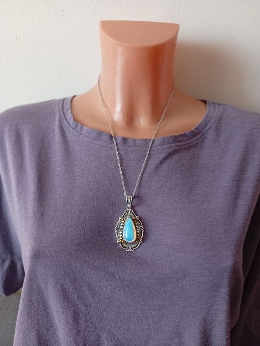 Naszyjnik z wisiorkiem