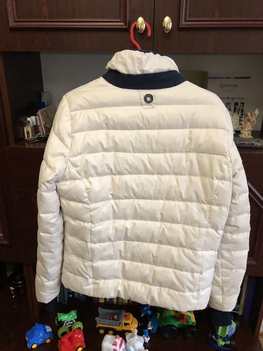 Жіноча фірмова куртка