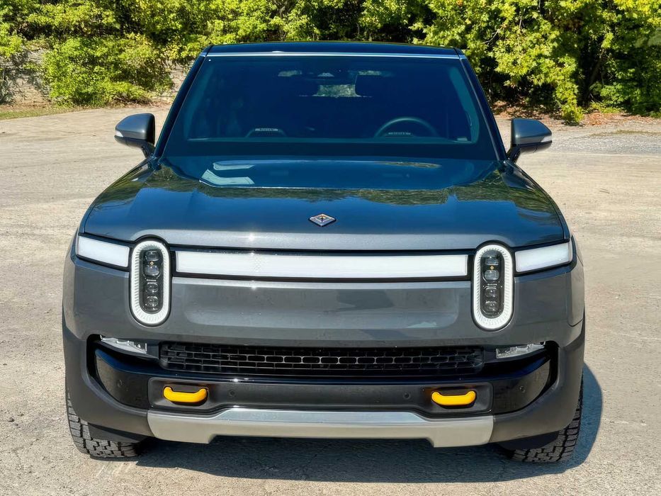 Rivian R1S Adventure      2024