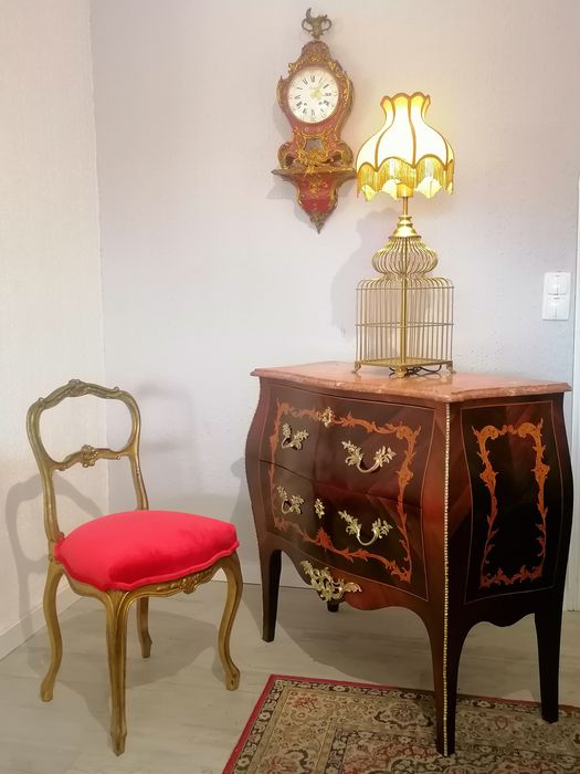 Cómoda clássica, estilo Luís XV. Pau-santo Espinheiro. Mármore. Bronze