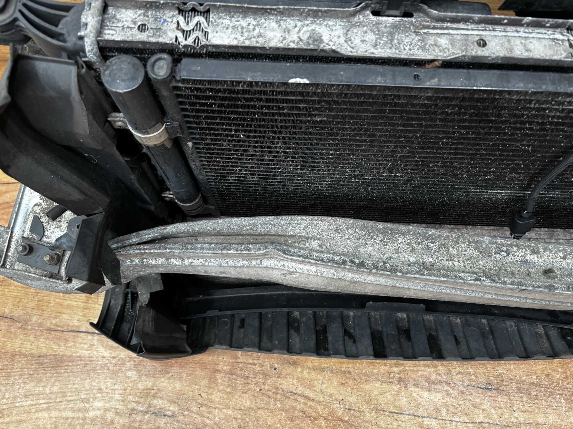 Pas przedni Audi A5 Automat
