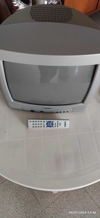 TV - SANYO 37 cm