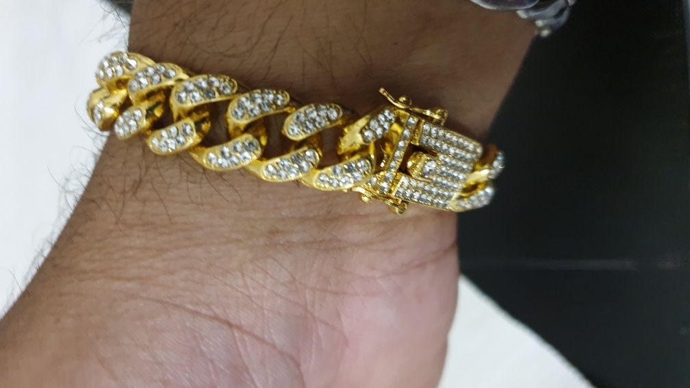 Cordões banhados a ouro 18k mais pulseiras banhadas a ouro e cravejada