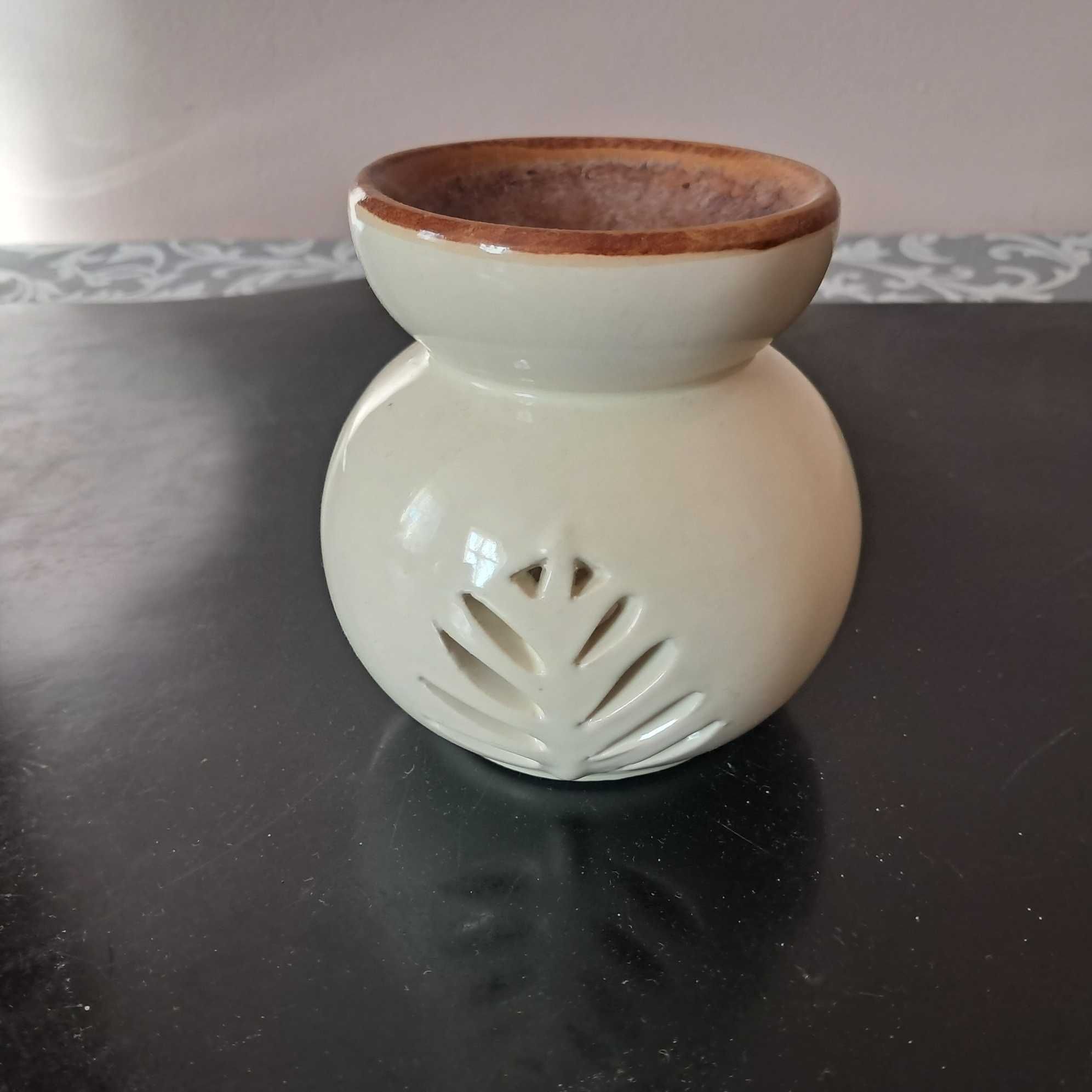 Ceramiczny kominek zapachowy 11 cm – dobry stan