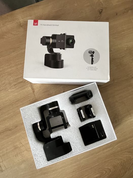 Kamera ActionCam YI Mega Komplet + Gimbal + Selfiestick Bluetooth