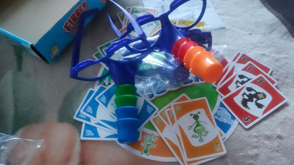 Gra kłamczuch Fibber, Cobi.