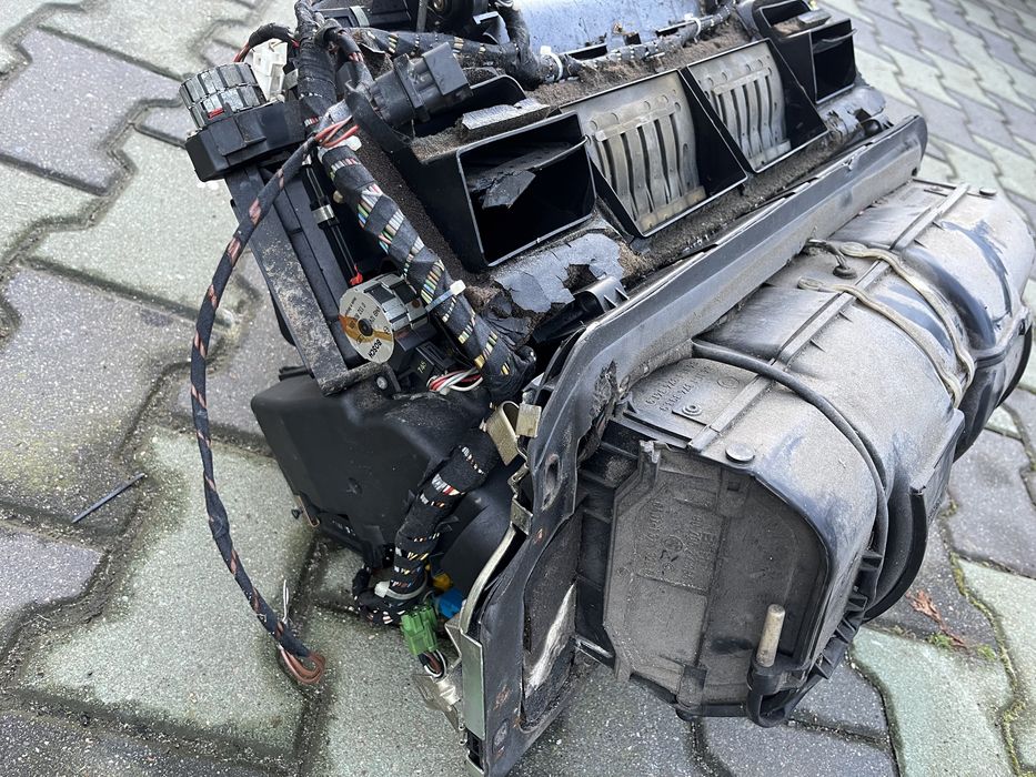 Nagrzewnica kombajn dmuchawa BMW E32 rezystor miecz komplet
