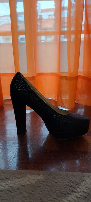 Sapato preto fechado 36