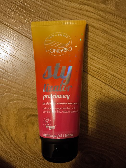 Zestaw kosmetyków do włosów Onlybio i Balea