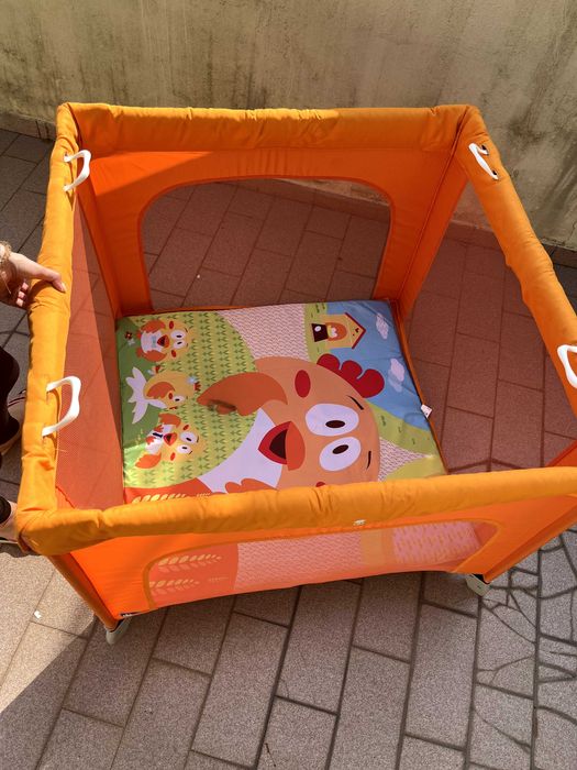 2 Parques para bébé - Chicco Open Box Fancy Chicken - 1 novo e 1 usado