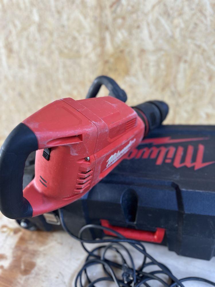 MILWAUKEE K1000S młot wyburzeniowy 10kg SDS - Max