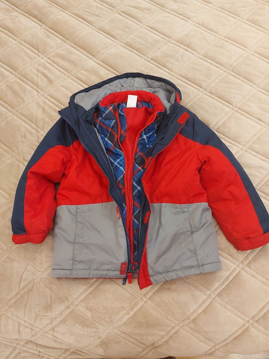 Демі  куртка на хлопчика 2в 1 на  4-6 років