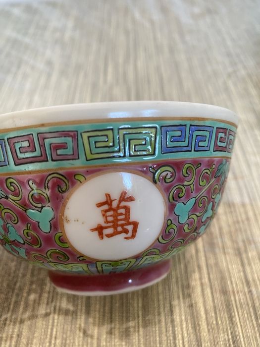 Tigela de porcelana antigo