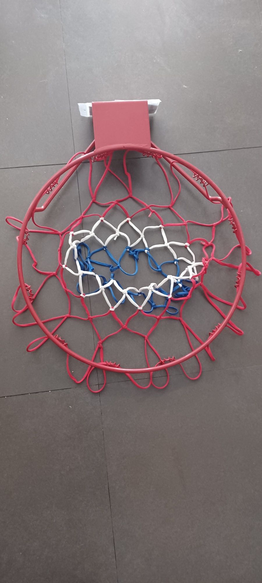 Cesto de basquetebol