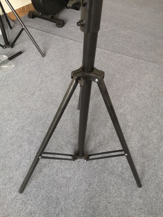 Тринога студійна