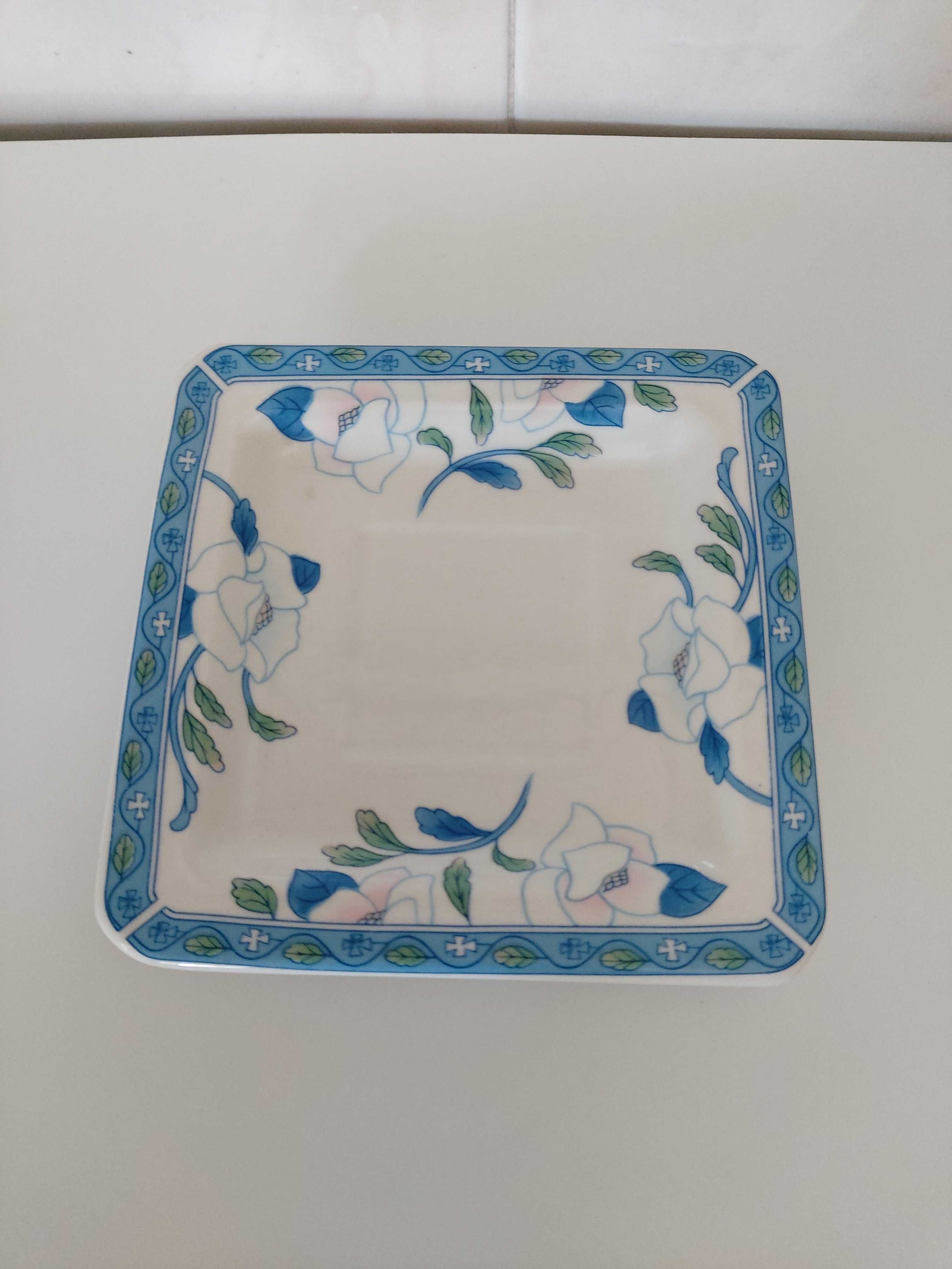 Conjunto de 4 cinzeiros