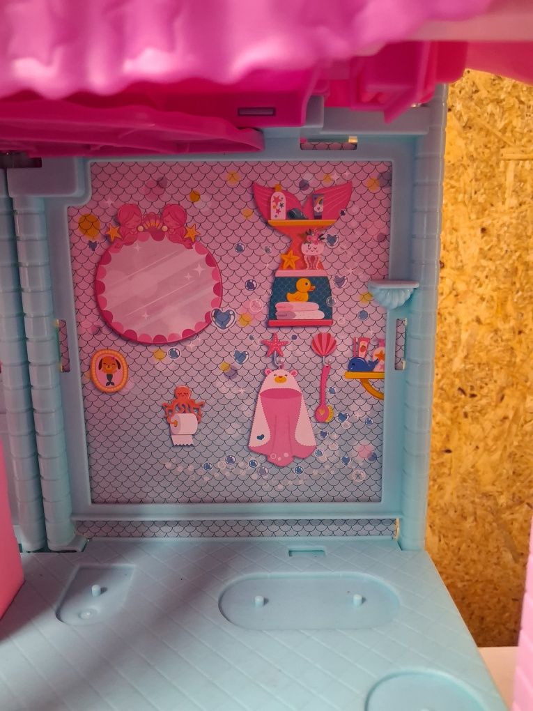 Casa Barbie -  Casa Da Chelsea com piscina
Em bom estado 
Com caixa or