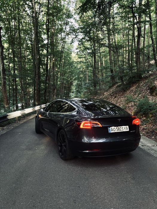 Tesla model 3 performance