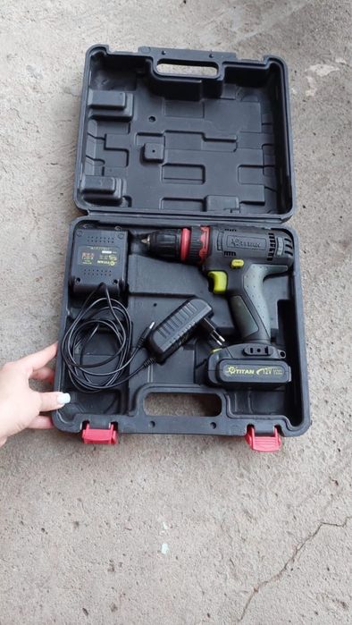 Шуруповерт   12V