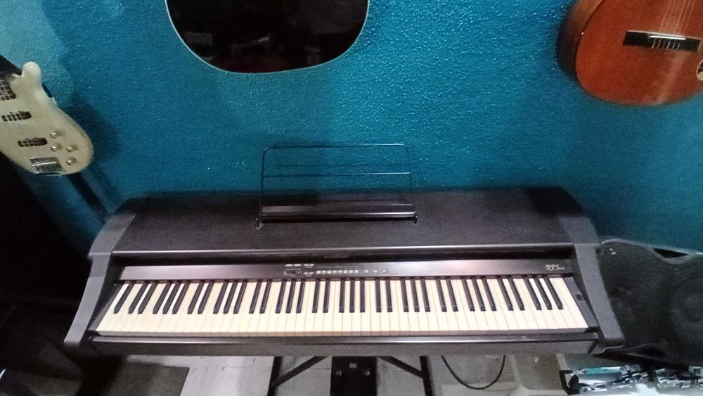 Digital Piano, 88 Teclas — Bom Estado