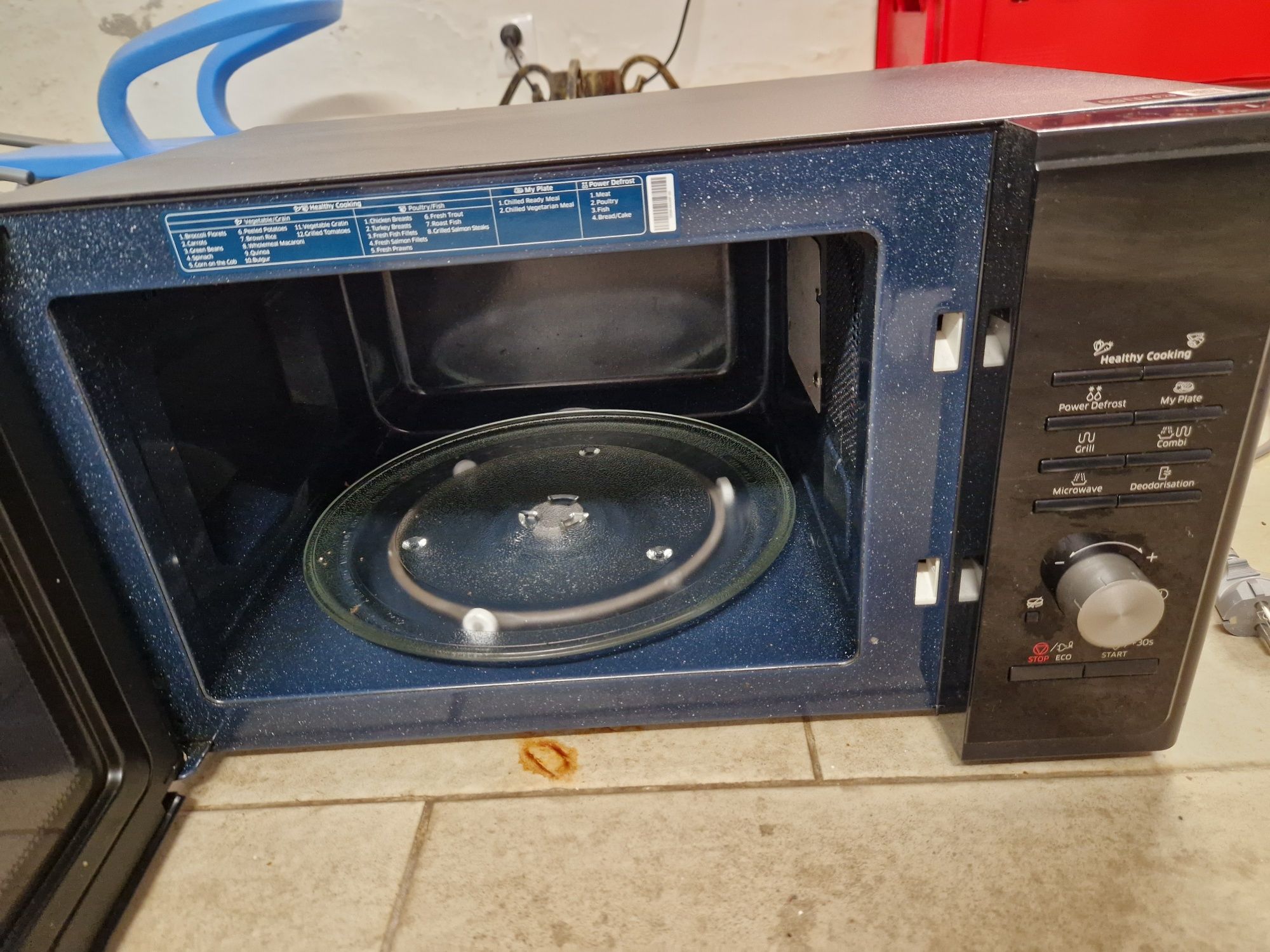 Kuchenka mikrofalowa Samsung MG28F303TFK EO – jak nowa, z gwarancją!