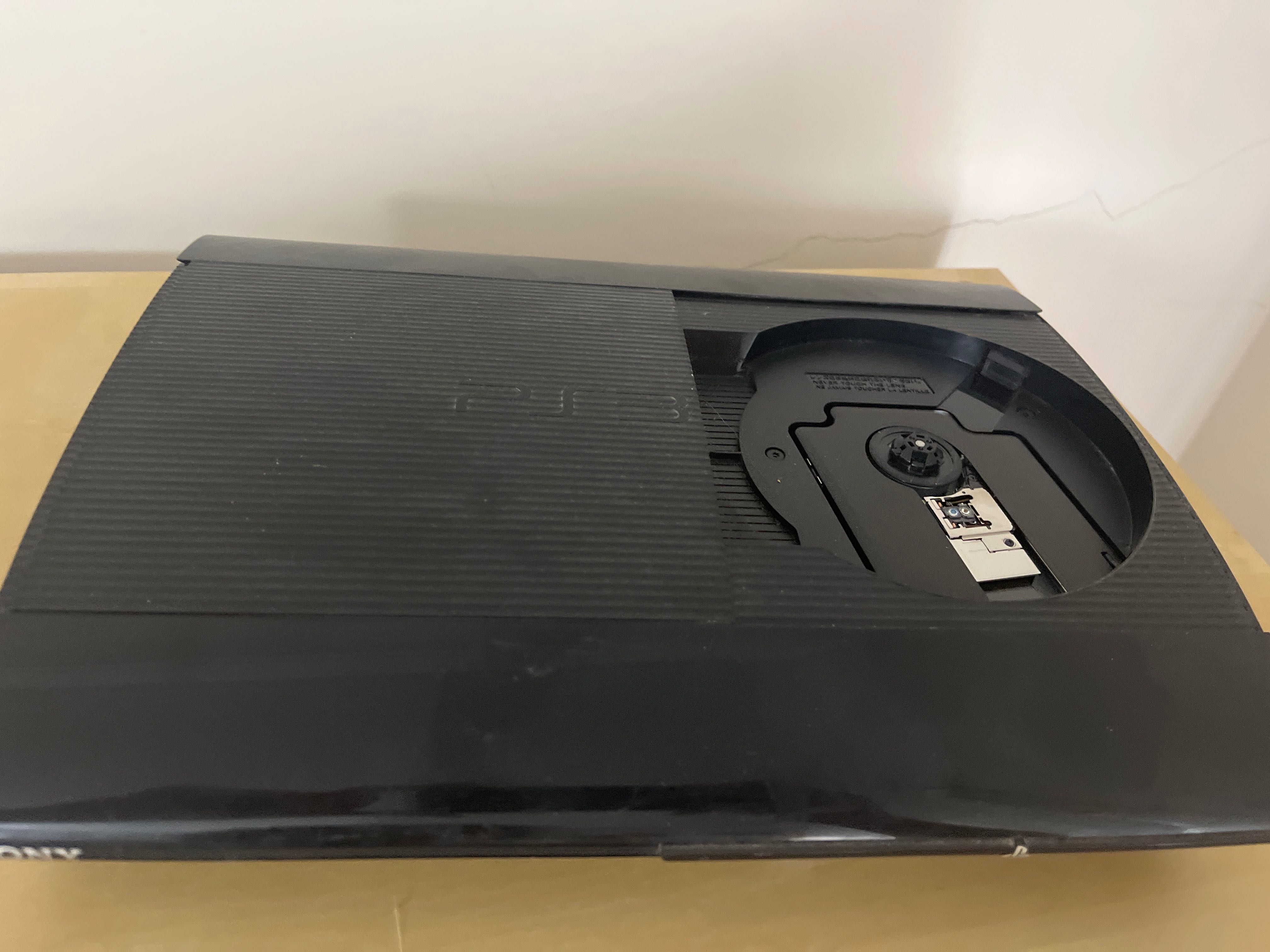 PlayStation 3 Super Slim - 500GB