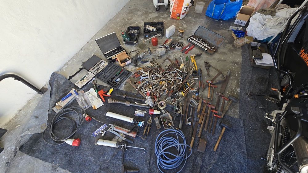 Venda de garagem - Várias Ferramentas
