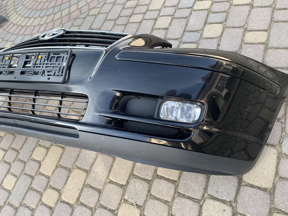 Бампер передній Toyota Avensis t25 авенсіс т25