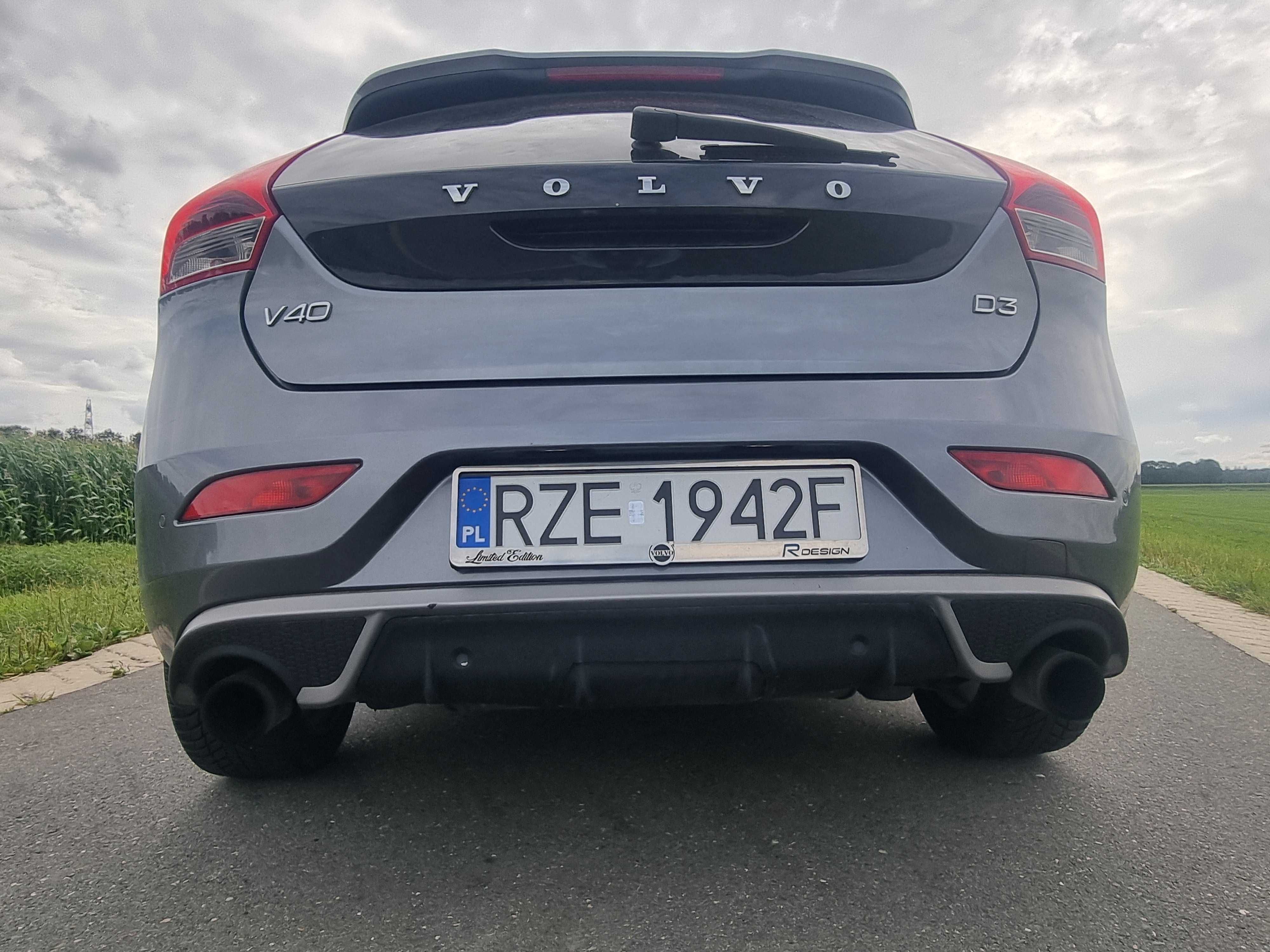 VOLVO V40 D3 2015 R design